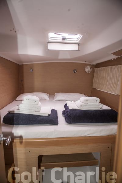 Book yachts online - catamaran - Lagoon 380 - Golf Charlie - rent