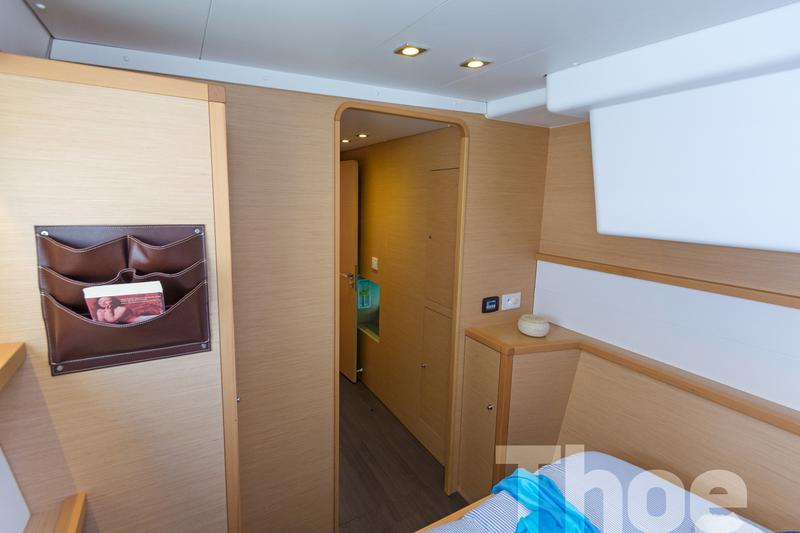 Book yachts online - catamaran - Lagoon 450 Fly A/C &amp; GEN - Thoe - rent