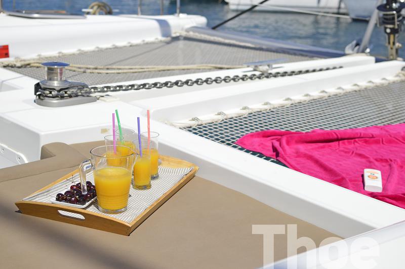 Book yachts online - catamaran - Lagoon 450 Fly A/C &amp; GEN - Thoe - rent