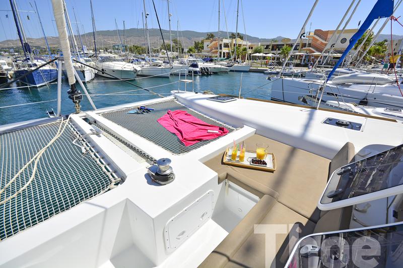 Book yachts online - catamaran - Lagoon 450 Fly A/C &amp; GEN - Thoe - rent