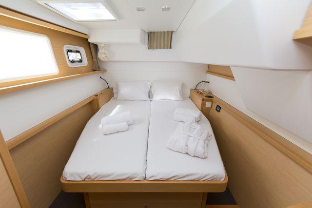 Book yachts online - catamaran - Lagoon 450 Fly A/C &amp; GEN - THETIS - rent