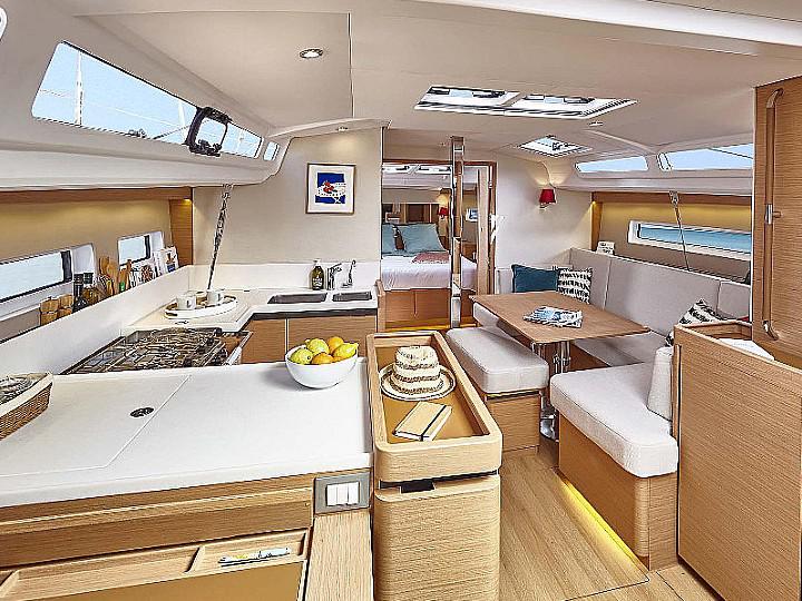 Book yachts online - sailboat - Sun Odyssey 440 - Jolly Roger - rent