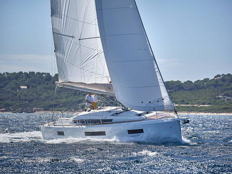 Book yachts online - sailboat - Sun Odyssey 440 - Jolly Roger - rent