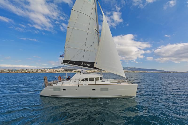 Book yachts online - catamaran - Lagoon 380 - ELEVEN - rent