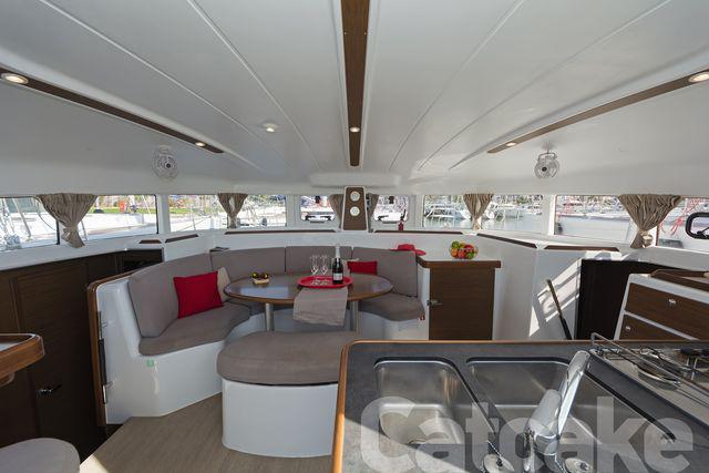 Book yachts online - catamaran - Lagoon 380 S2 - Catcake - rent