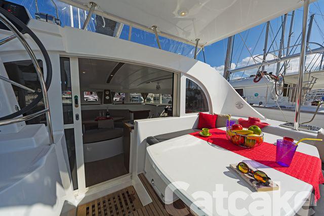 Book yachts online - catamaran - Lagoon 380 S2 - Catcake - rent