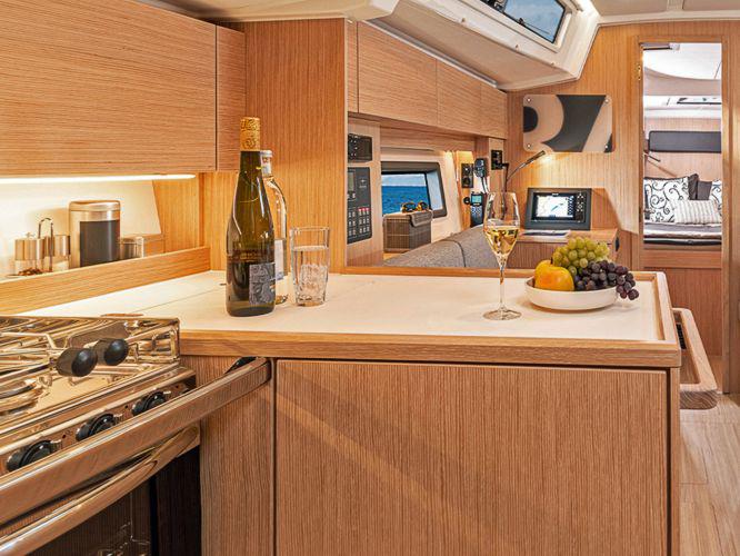 Book yachts online - sailboat - Bavaria C38 - TEN - rent
