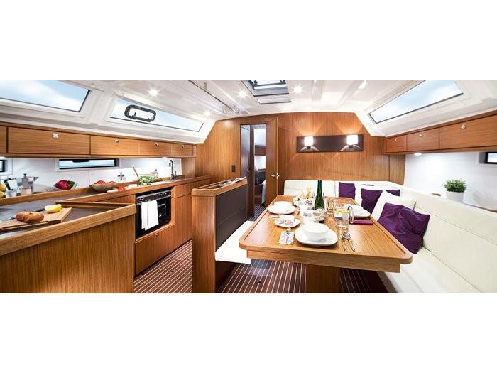 Book yachts online - sailboat - Bavaria Cruiser 46 - FOUR - rent
