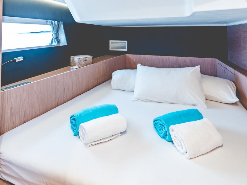 Book yachts online - sailboat - Oceanis 55.1 - Axis Mundi A/C-GEN-SOLAR-ELEC.WC - rent