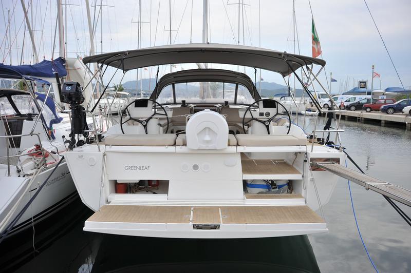 Book yachts online - sailboat - Dufour 520 GL - Greenleaf - rent