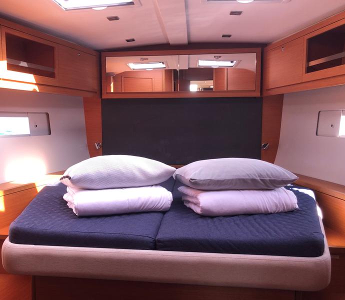 Book yachts online - sailboat - Dufour 530 Owner's version - Gringott - rent
