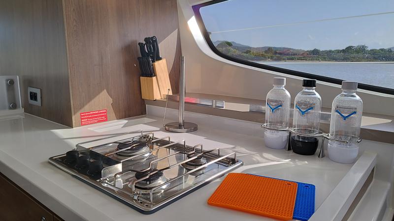 Book yachts online - catamaran - Bali 4.6 - Grampus - rent