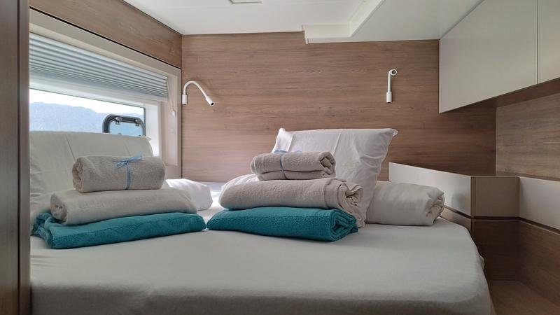 Book yachts online - catamaran - Bali 4.6 - Grampus - rent