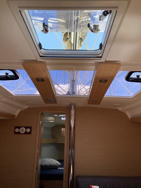 Book yachts online - sailboat - Dufour 390 Grand Large - Pixie - rent