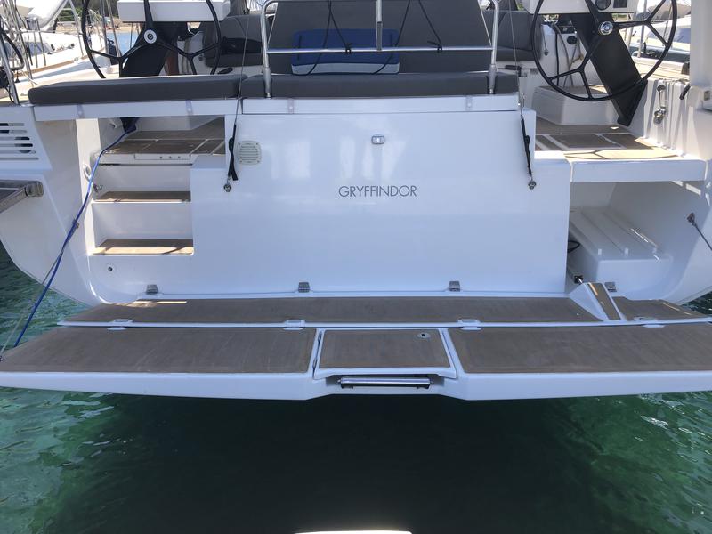 Book yachts online - sailboat - Dufour 530 Exclusive 2020 - Gryffindor - rent