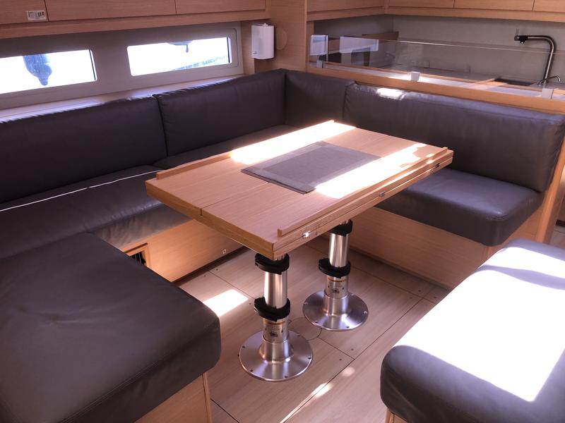Book yachts online - sailboat - Dufour 530 Exclusive 2020 - Gryffindor - rent