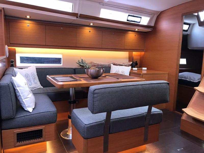 Book yachts online - sailboat - Dufour 470 Owner's version - Euphoria - rent