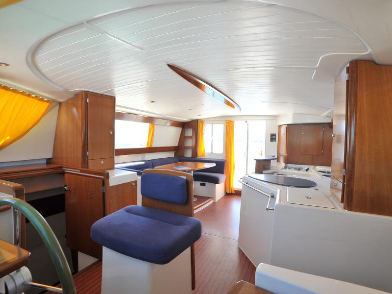 Book yachts online - motorboat - Maryland 37 - Northern Lights - rent