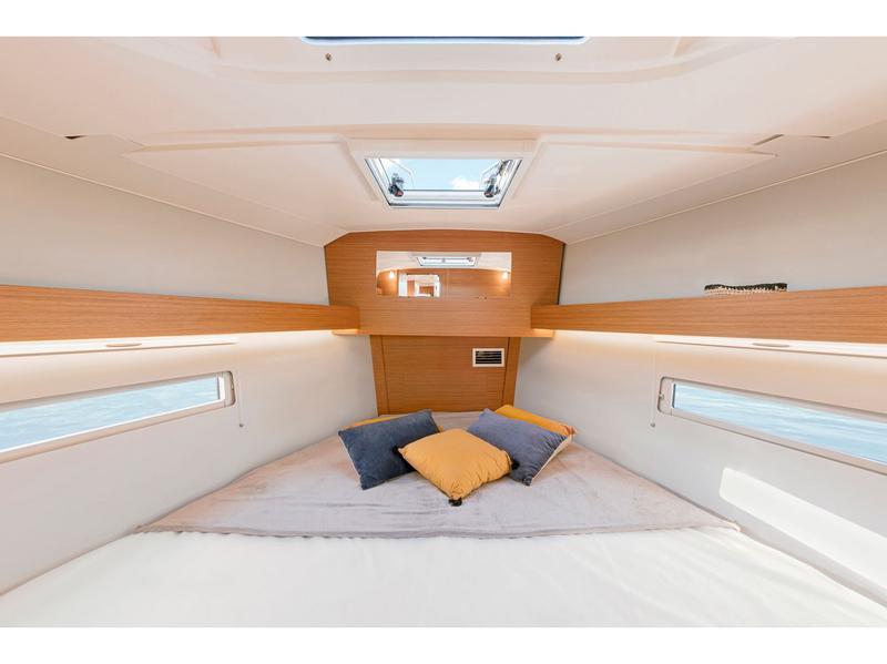 Book yachts online - sailboat - Dufour 390 (2023) - Yaya - rent