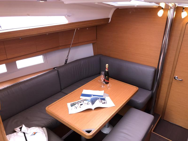 Book yachts online - sailboat - Dufour 412 Grand large - Pamoja - rent