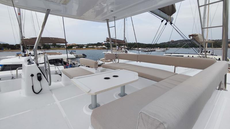 Book yachts online - catamaran - Bali 4.8 - Physeter - rent