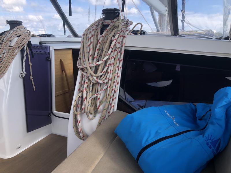 Book yachts online - sailboat - Dufour 430 Grand Large - Billywig - rent