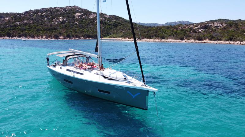 Book yachts online - sailboat - Dufour 530 Owner's Version - Asperula - rent