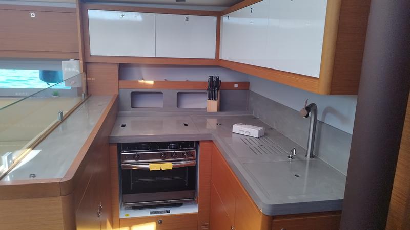 Book yachts online - sailboat - Dufour 530 Owner's Version - Asperula - rent