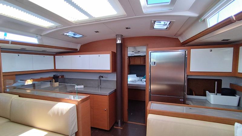 Book yachts online - sailboat - Dufour 530 Owner's Version - Asperula - rent