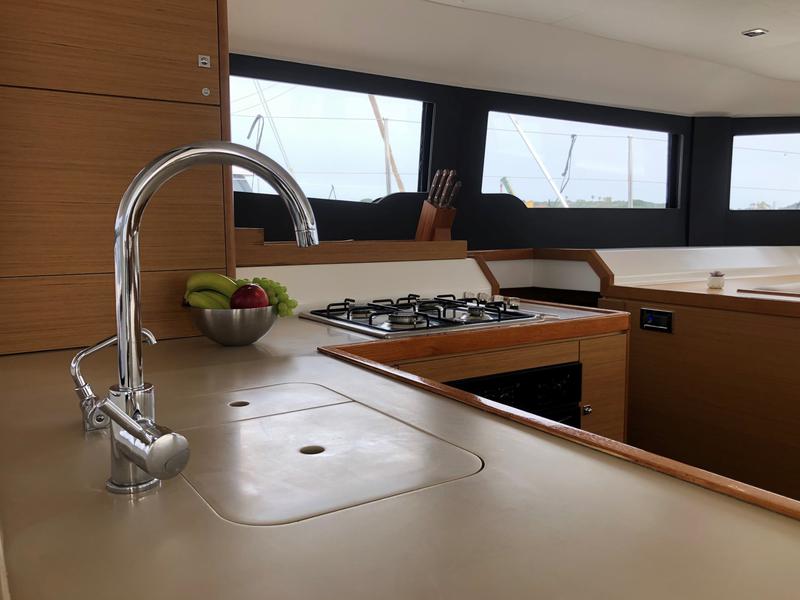 Book yachts online - catamaran - Dufour Catamaran 48 - Argo - rent