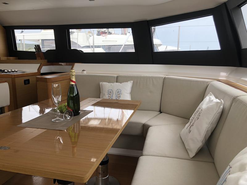 Book yachts online - catamaran - Dufour Catamaran 48 - Argo - rent