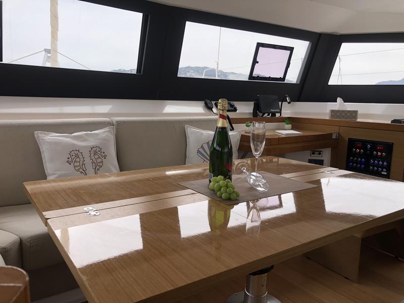 Book yachts online - catamaran - Dufour Catamaran 48 - Argo - rent