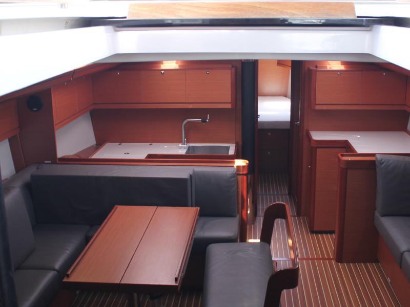 Book yachts online - sailboat - Dufour 520 Grand Large - Holiday planet - rent