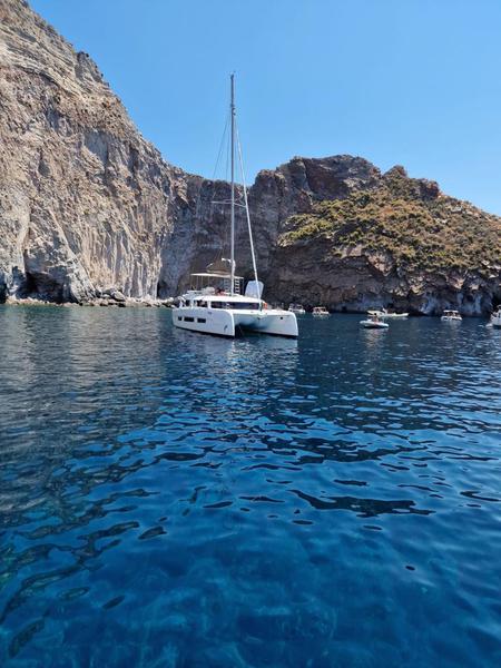 Book yachts online - catamaran - Dufour Catamaran 48 - Oblivion Planet - rent