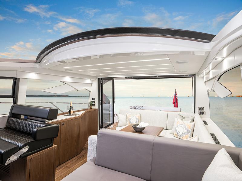 Book yachts online - motorboat - Predator 50 - X - rent
