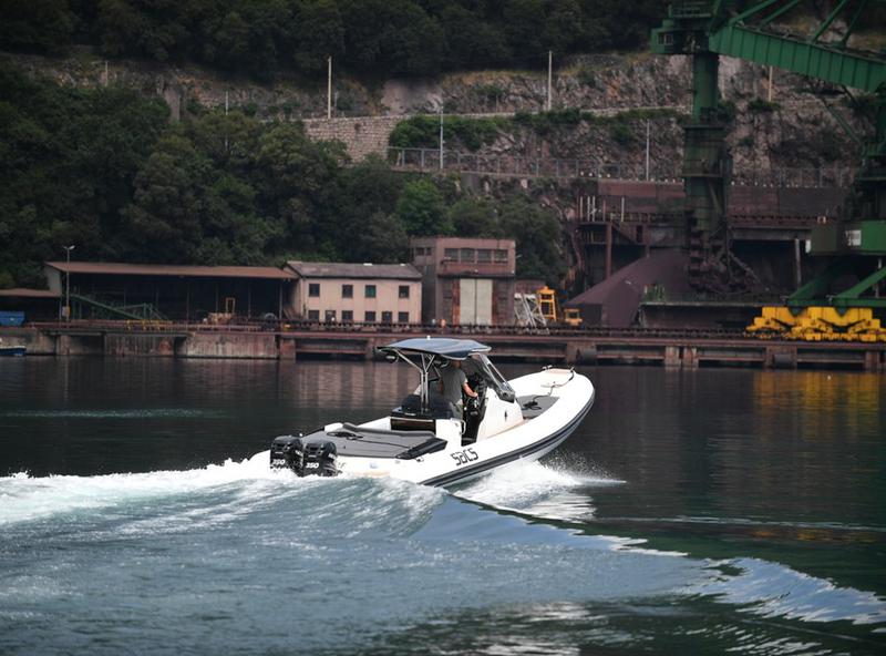 Book yachts online - motorboat - Sacs Strider 11 - Oltre - rent