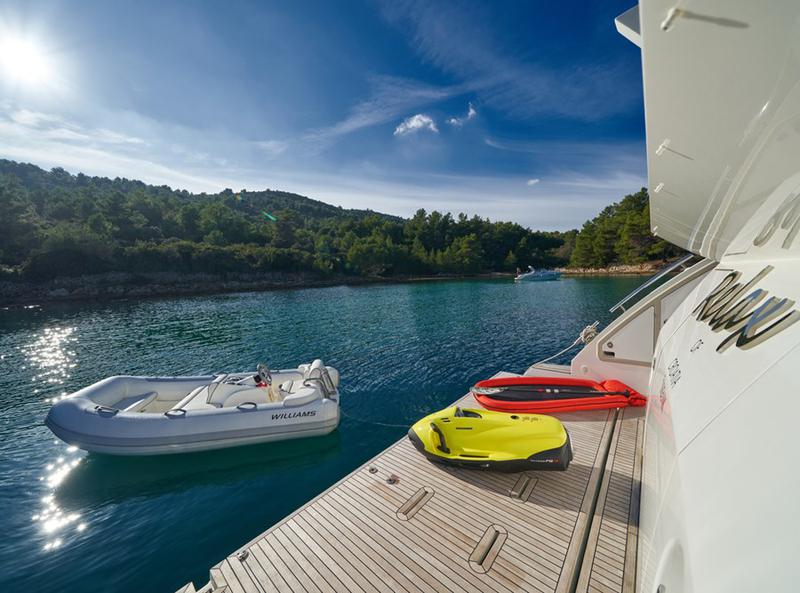 Book yachts online - motorboat - Azimut 72 - Relax of Croatia - rent