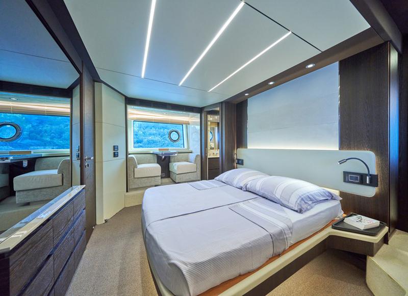 Book yachts online - motorboat - Azimut 72 - Relax of Croatia - rent