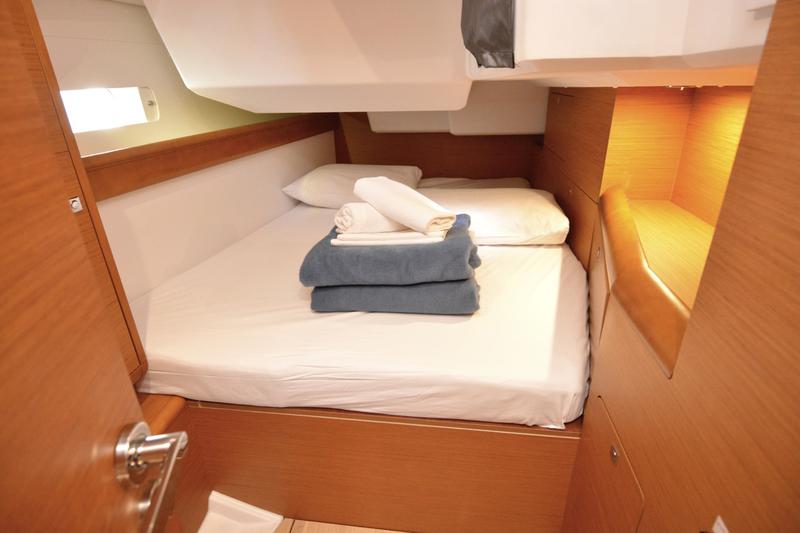 Book yachts online - sailboat - Sun Odyssey 479 - Black Kiss - rent
