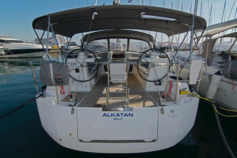 Book yachts online - sailboat - Jeanneau 51 "LUXE" - Alkatan - rent