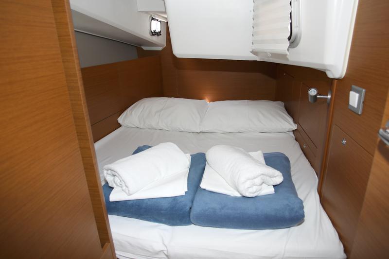 Book yachts online - sailboat - Sun Odyssey 410 - Deba - rent