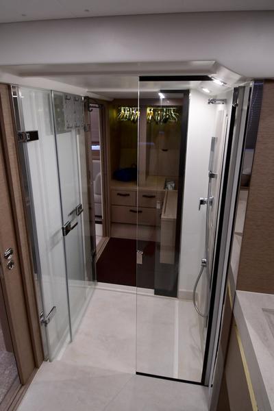Book yachts online - motorboat - Prestige 590 Fly - B. GINGER - rent