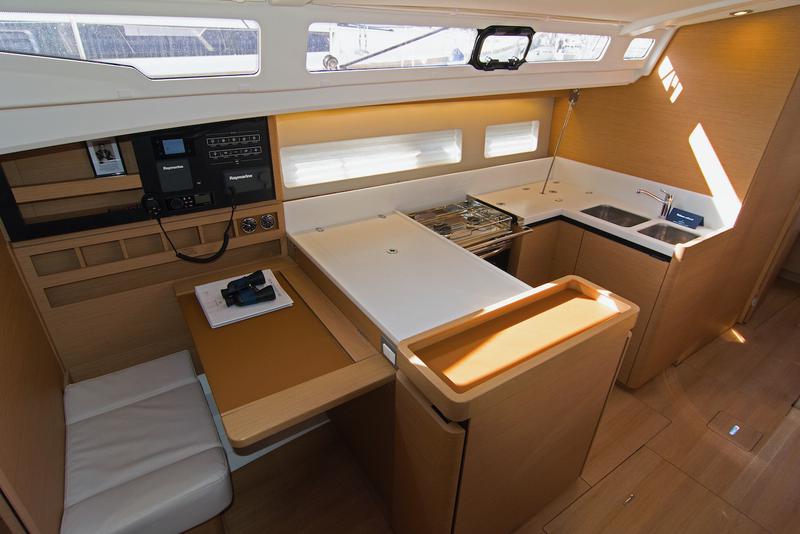 Book yachts online - sailboat - Sun Odyssey 440 - Carlyle - rent