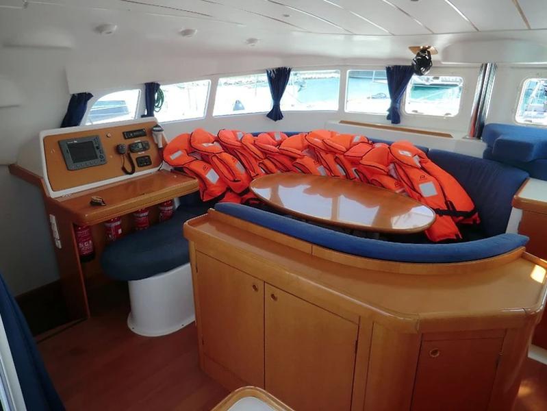 Book yachts online - catamaran - Lagoon 410 - Gemini - rent
