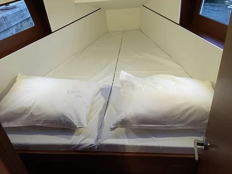Book yachts online - sailboat - Oceanis 35 - Vendy - rent