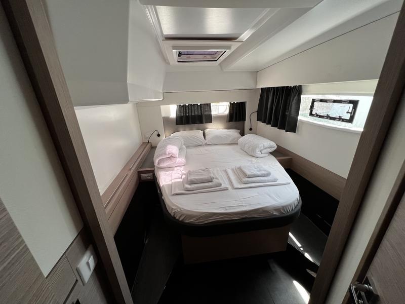 Book yachts online - catamaran - Astréa 42 - Elite - rent