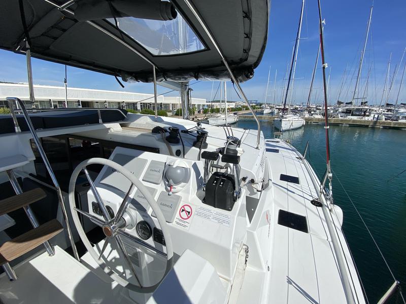 Book yachts online - catamaran - Astréa 42 - Vespera - rent