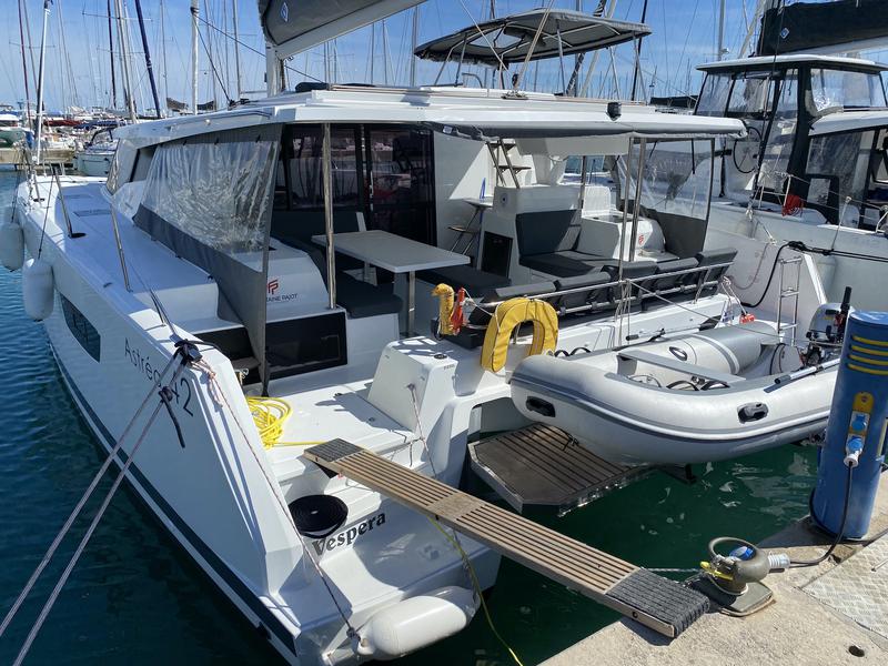 Book yachts online - catamaran - Astréa 42 - Vespera - rent