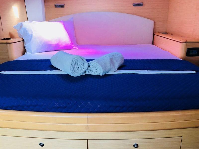 Book yachts online - catamaran - Lagoon 500 - Mystique II(Owner Version Refit 2021) - rent