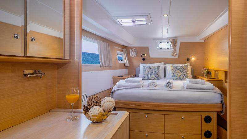Book yachts online - catamaran - Lagoon 500 - Mystique II(Owner Version Refit 2021) - rent